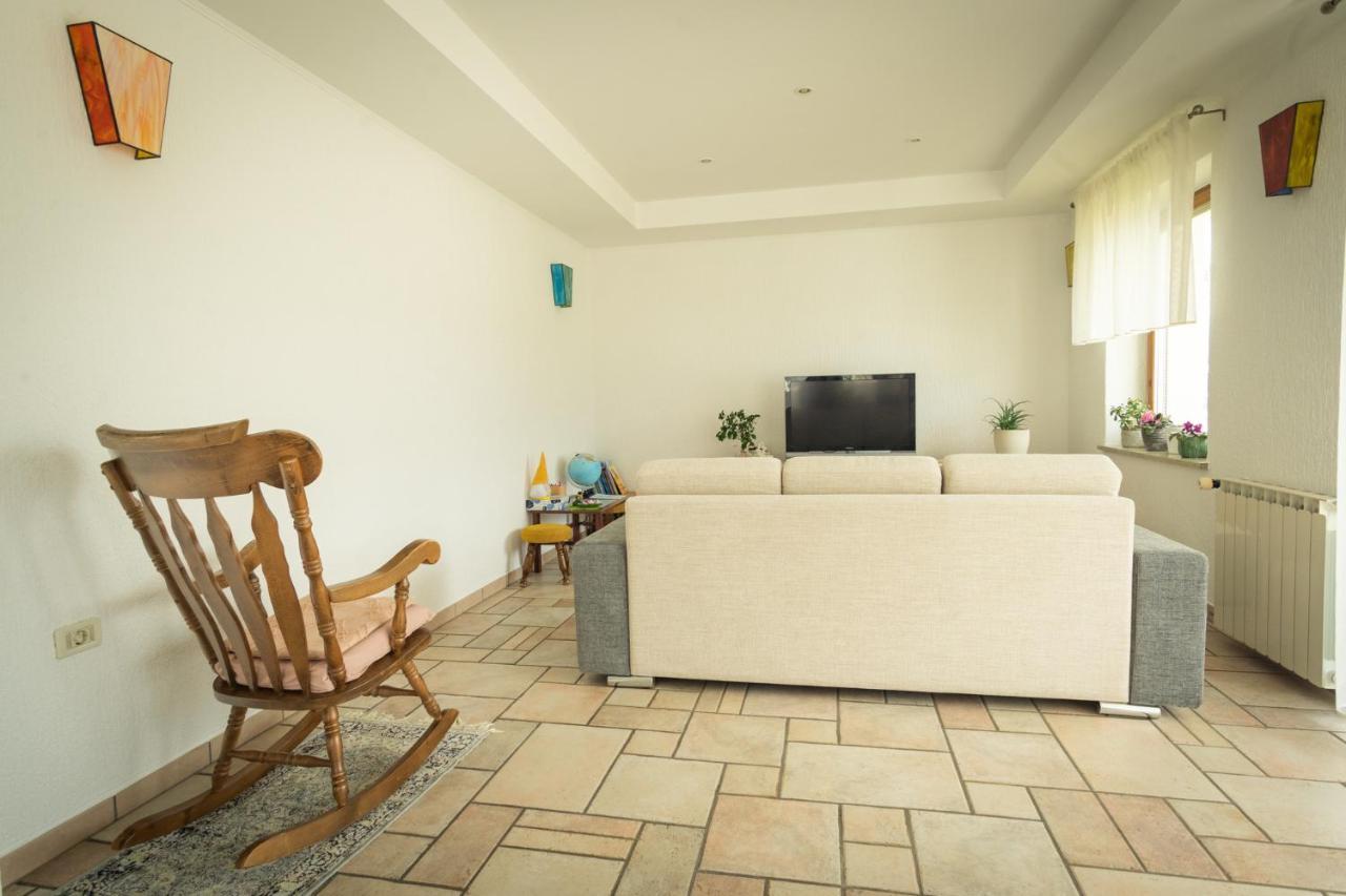Apartment Ajdi Ajdovščina Eksteriør bilde